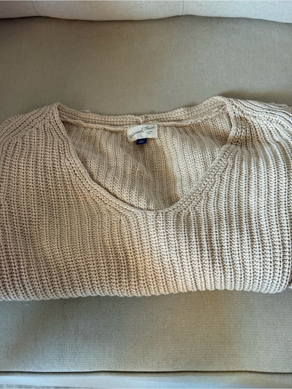 Universal Thread Cream V-Neck Chunky Knit Sweater